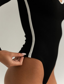 Body Staff co black & white