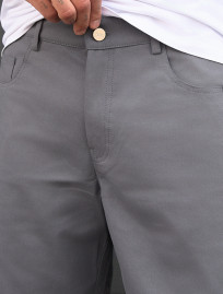 Pantaloni chinos scurți Staff je gray