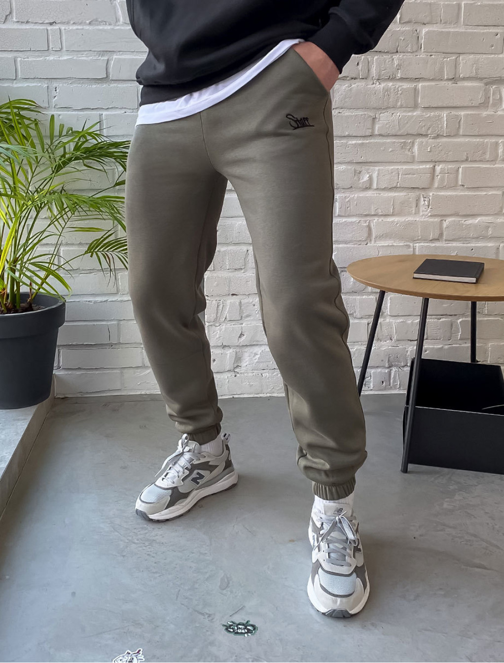 Pantaloni de trening Staff op khaki logo fleece