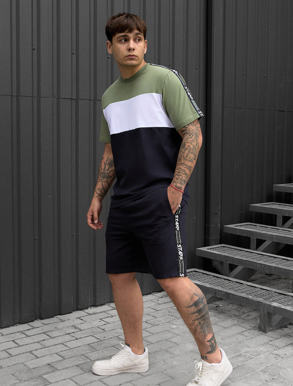 Set tricou + pantaloni scurț Staff fie mix