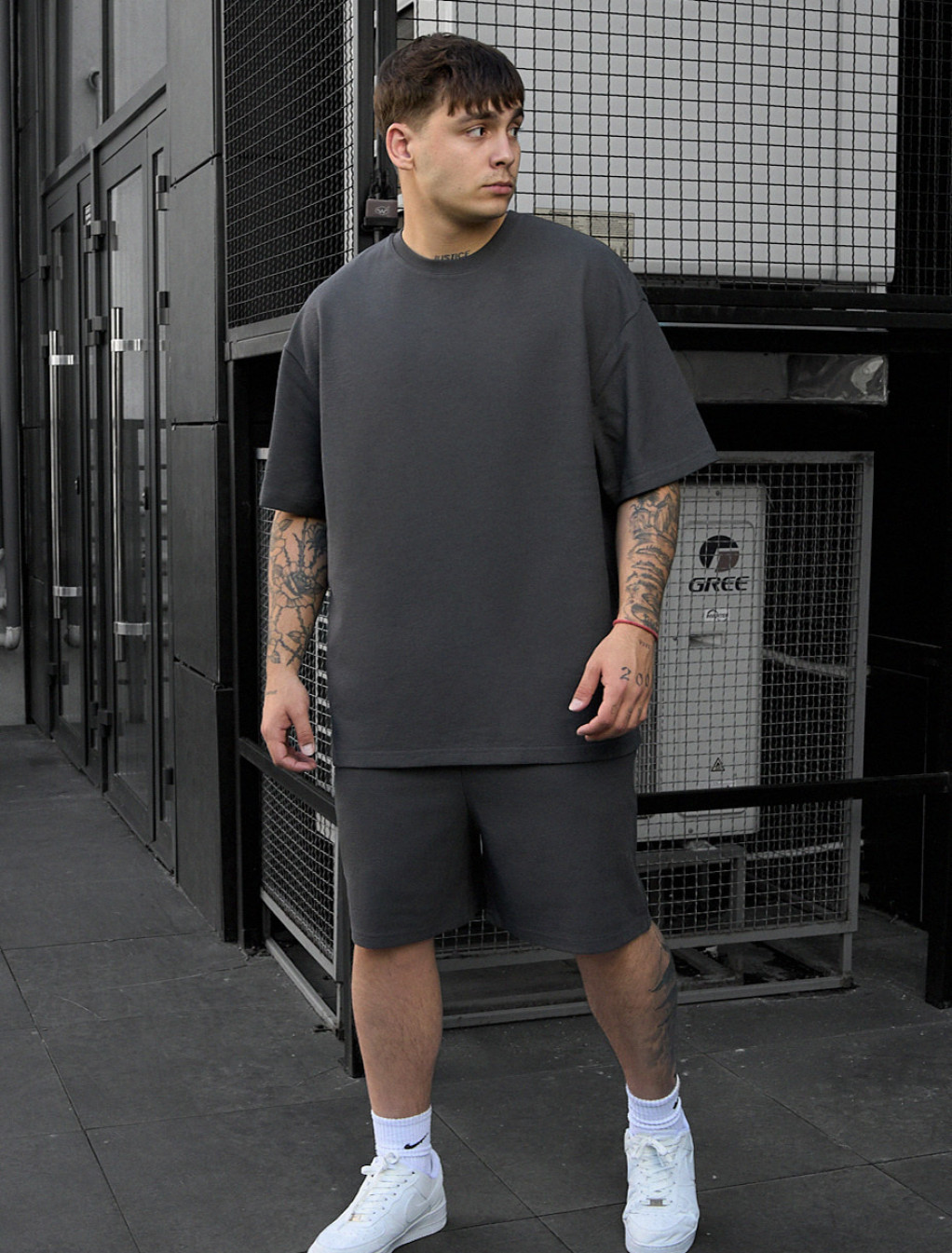 Set de vară tricou + pantaloni scurți Staff vic dark gray oversize