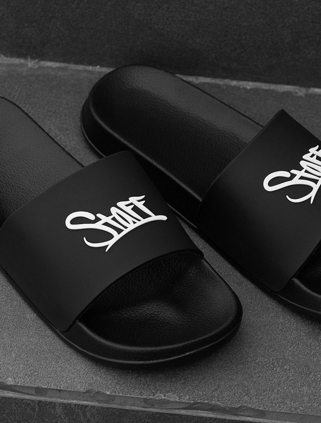 Papuci Staff black logo2