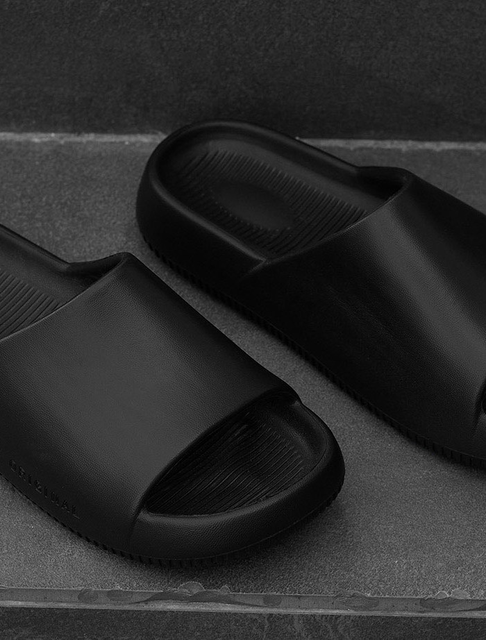 Papuci Staff all black2