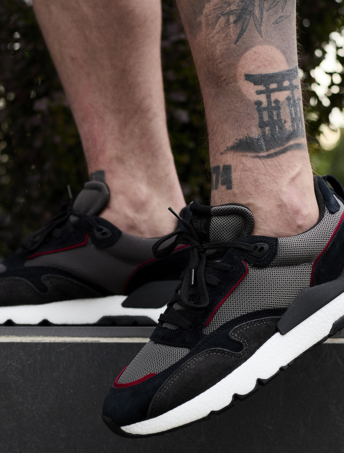 Adidași Staff black & dark gray & red