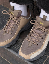 Adidași Staff brown