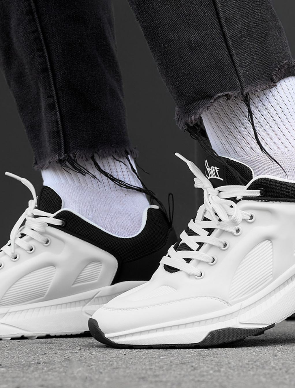 Adidași Staff white