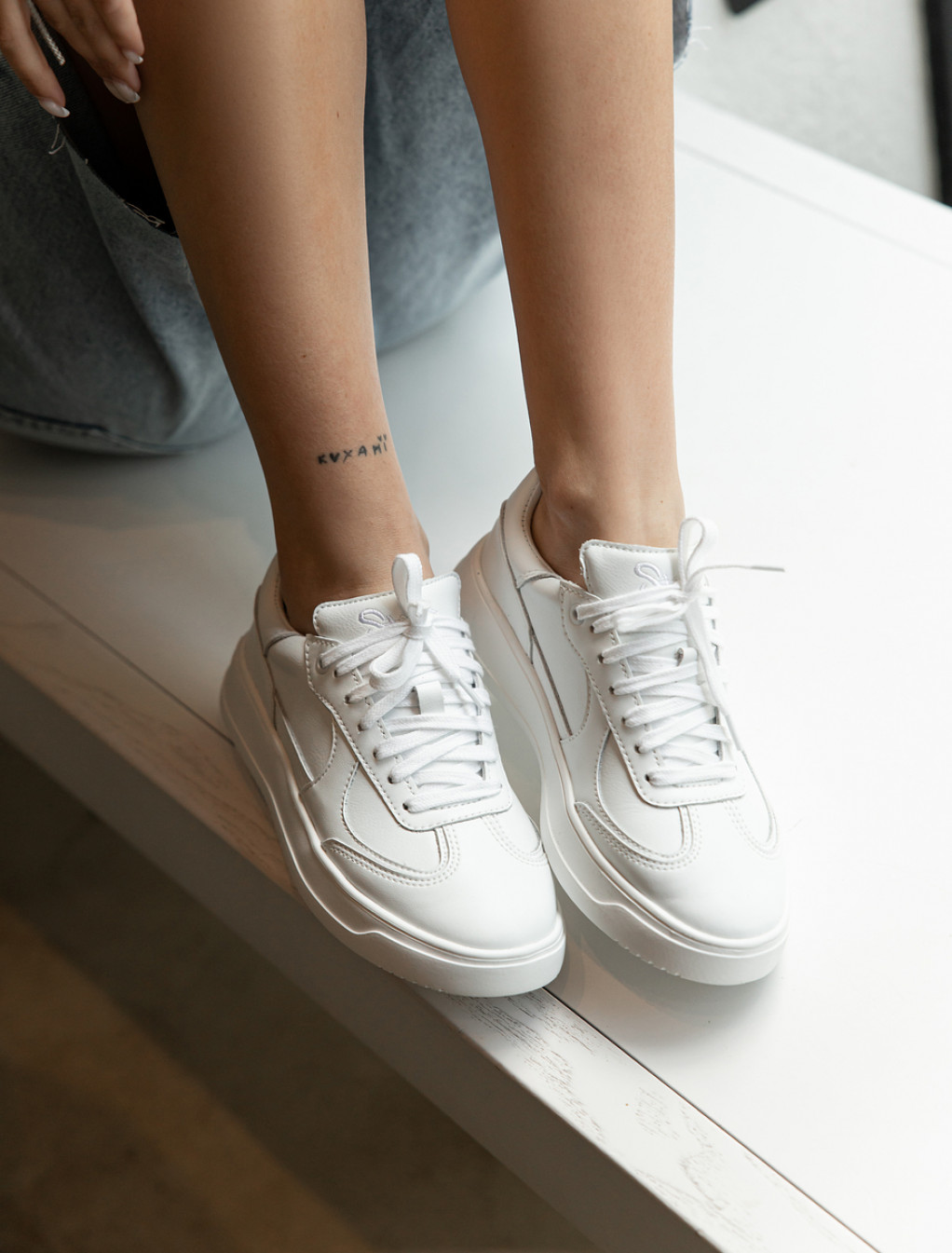 Adidași de damă Staff white