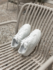 Adidași de damă Staff white