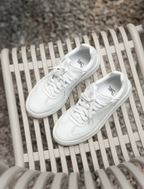 Adidași de damă Staff white