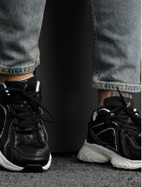 Adidași Staff black
