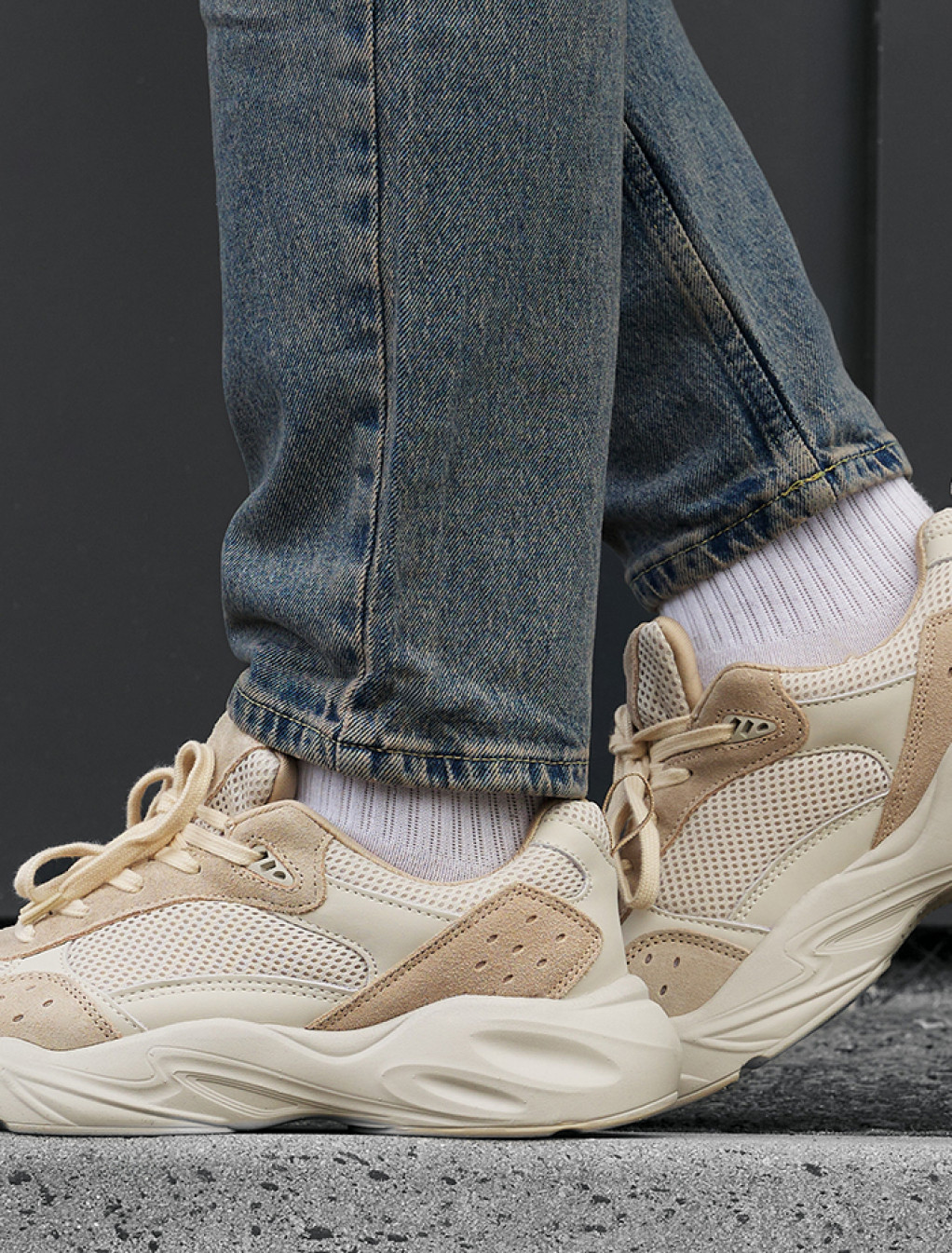 Adidași Staff beige