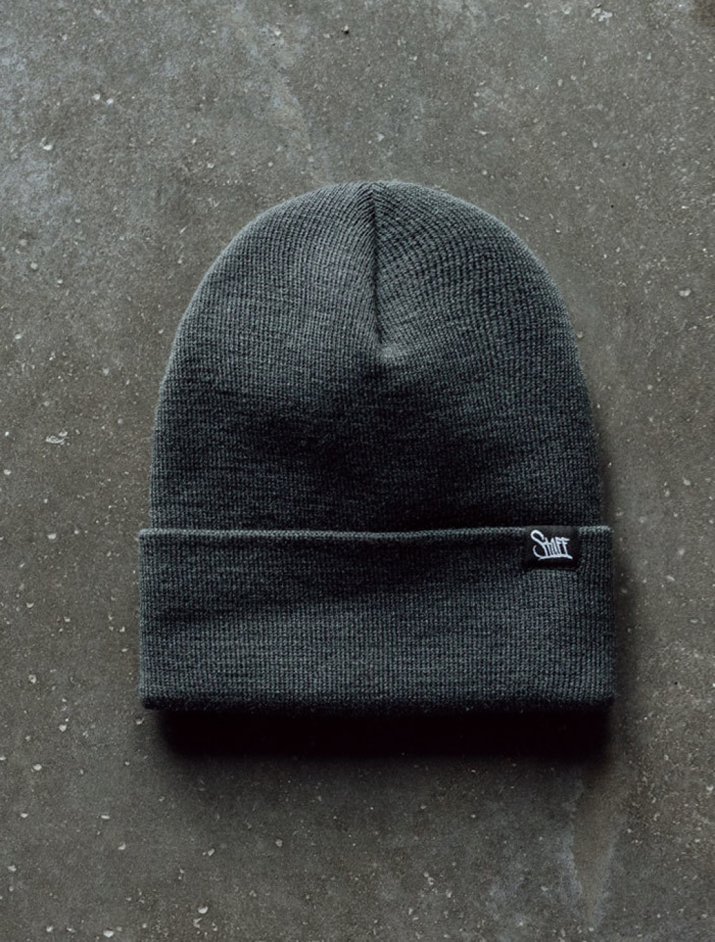 Шапка Staff dark gray basic