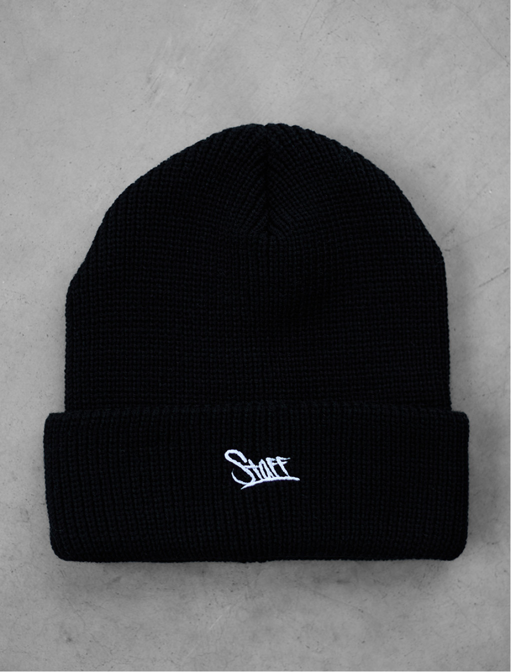 Căciulă Staff 12 logo black