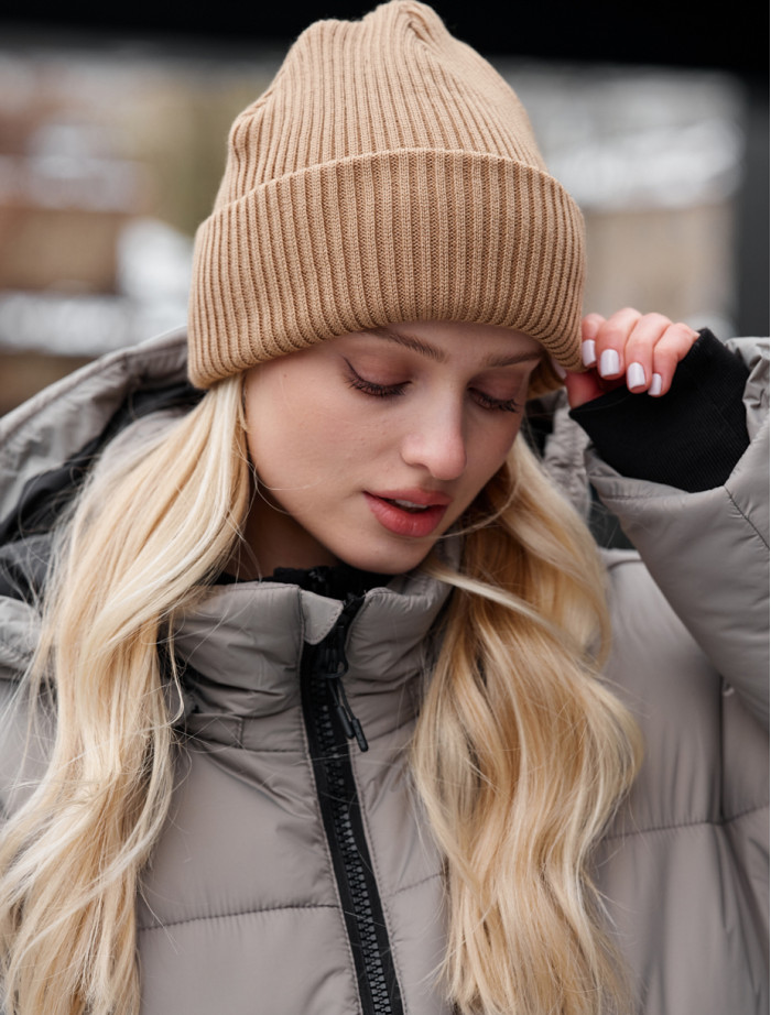 Căciulă de damă Staff beige basic