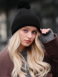 Căciulă de damă Staff pompon black