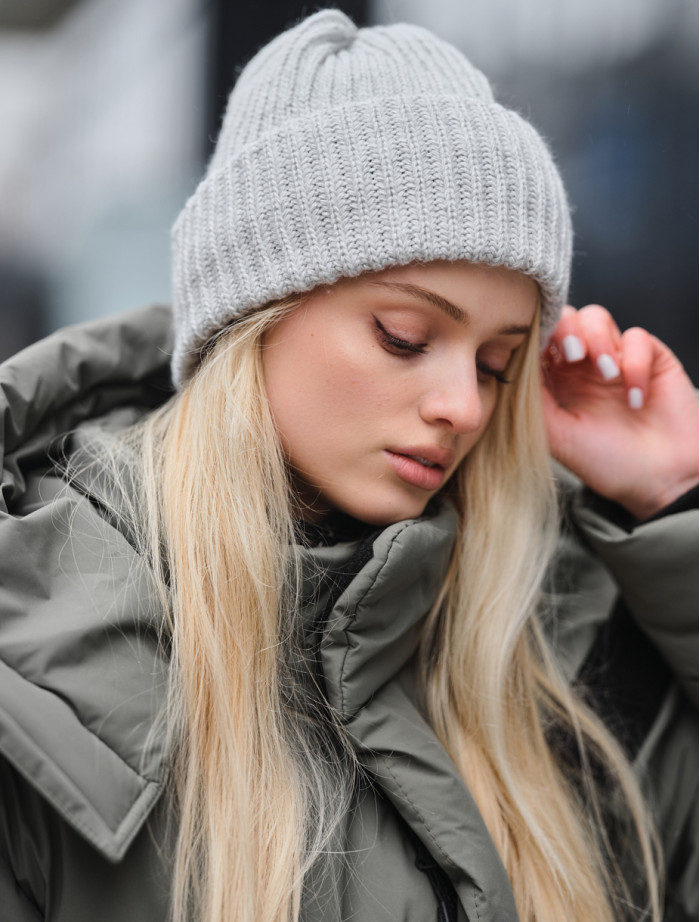 Căciulă de damă Staff 17 light gray