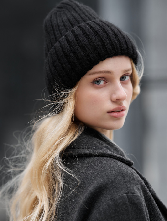 Căciulă de damă Staff 101 black