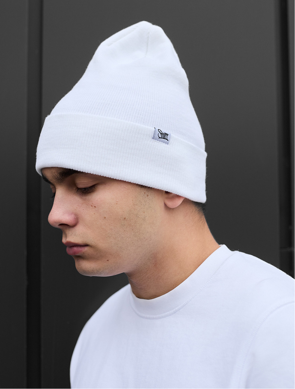 Căciulă Staff 11 white logo long