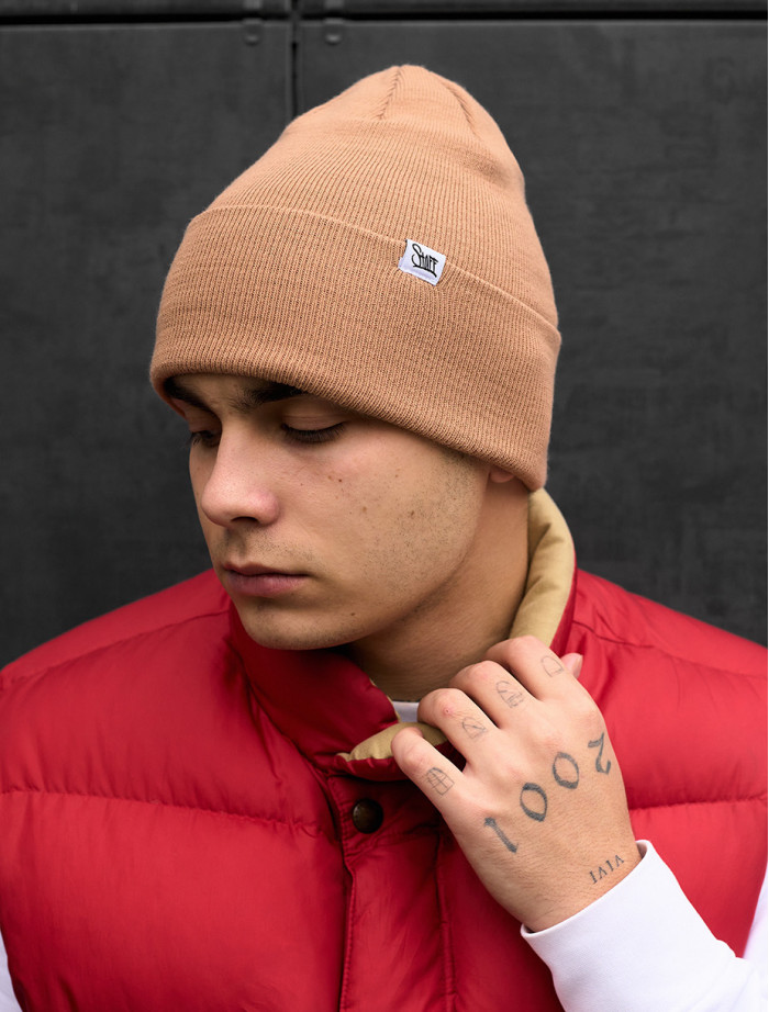 Căciulă Staff 11 beige logo long