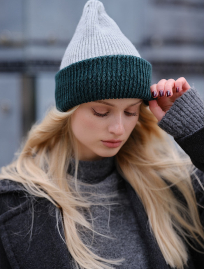 Căciulă de damă Staff 6 light gray & green