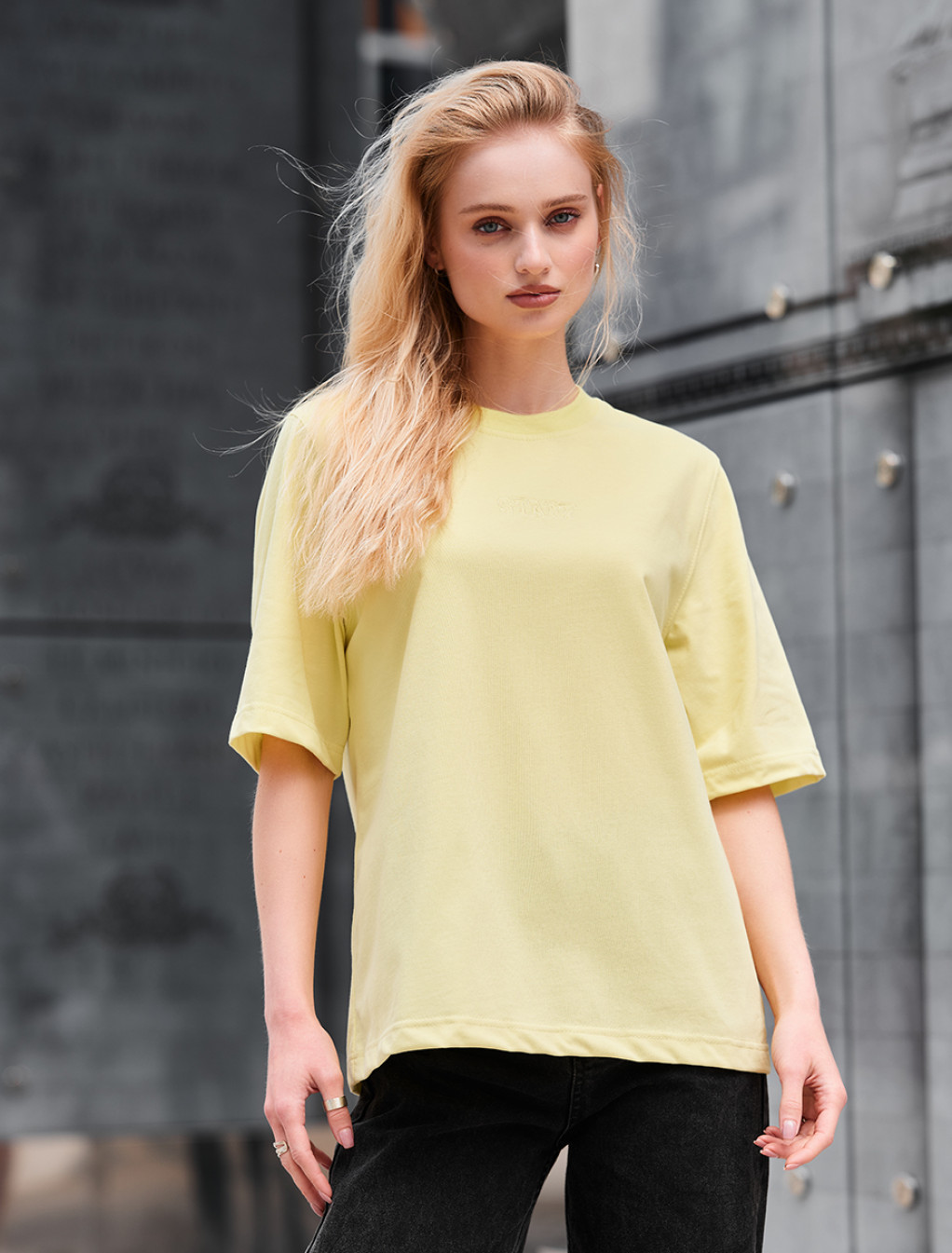 Tricou de damă Staff is logo light yellow