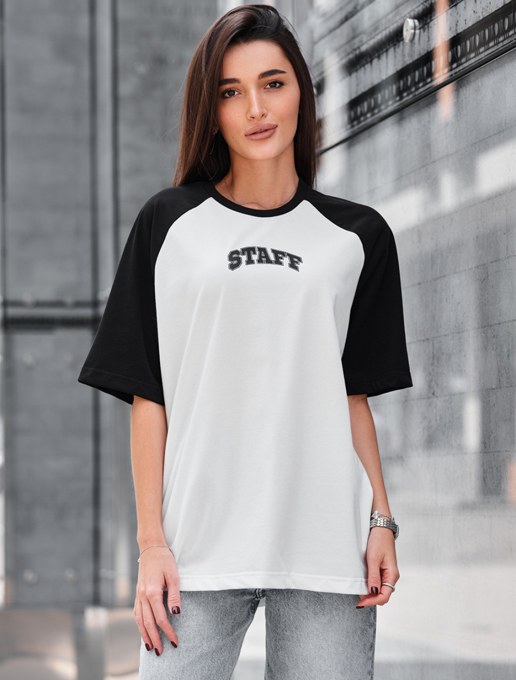 Tricou de damă Staff ed black & white logo oversize