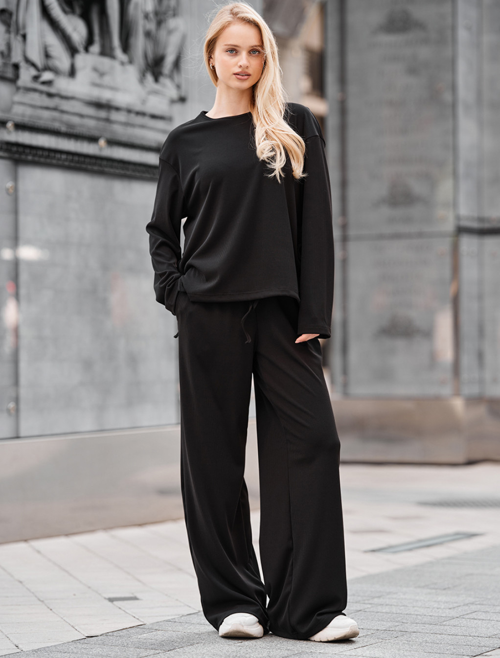 Costum de damă Staff di black