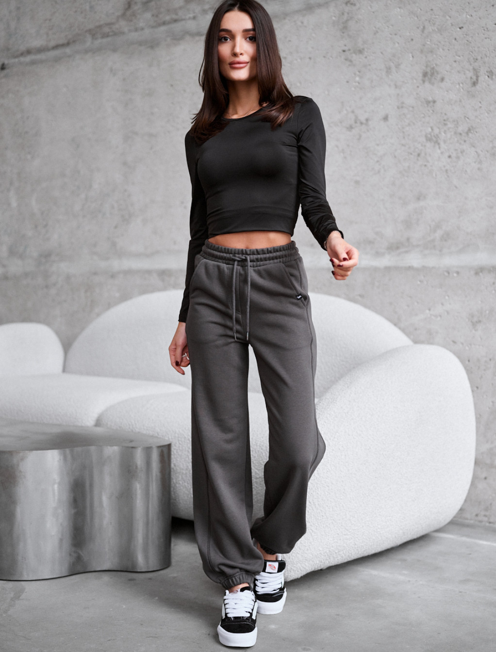 Pantaloni de trening de damă Staff yea dark gray