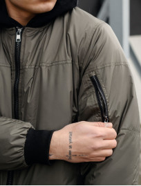 Bomber Staff ye khaki