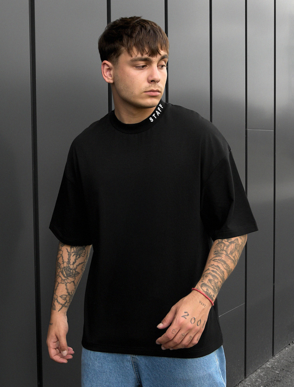 Tricou Staff logo neck oversize