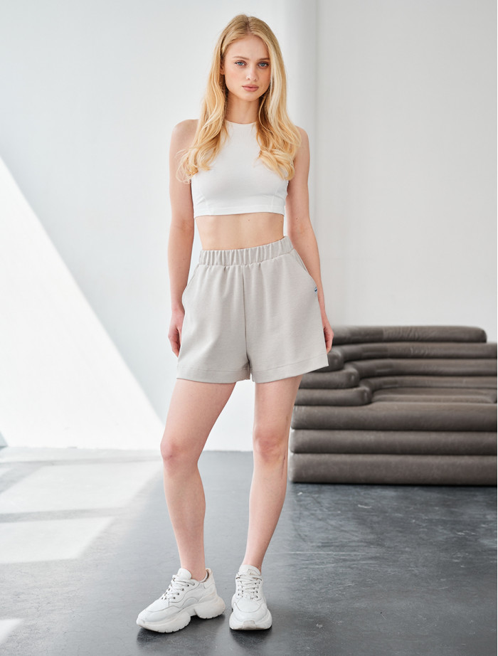 Pantaloni scurți de damă Staff em light gray