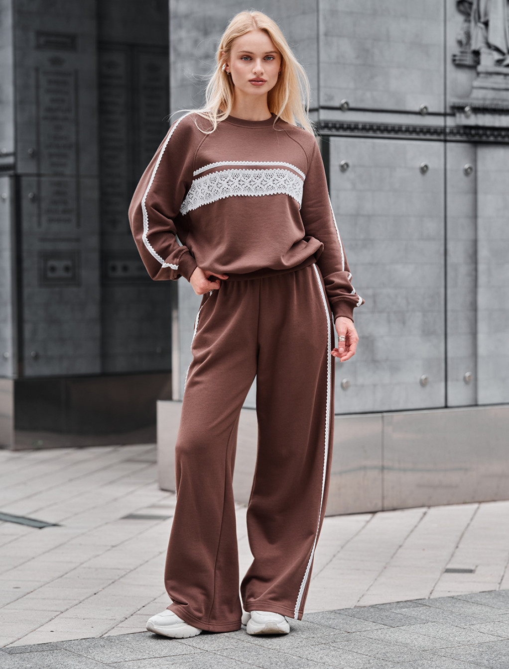 Costum de trening de damă Staff sel brown oversize