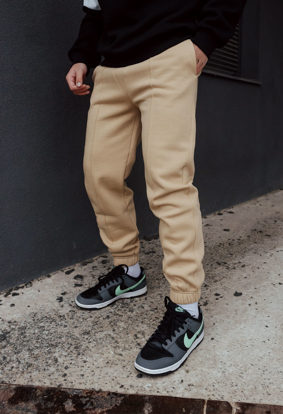 Pantaloni de trening Staff pa beige fleece
