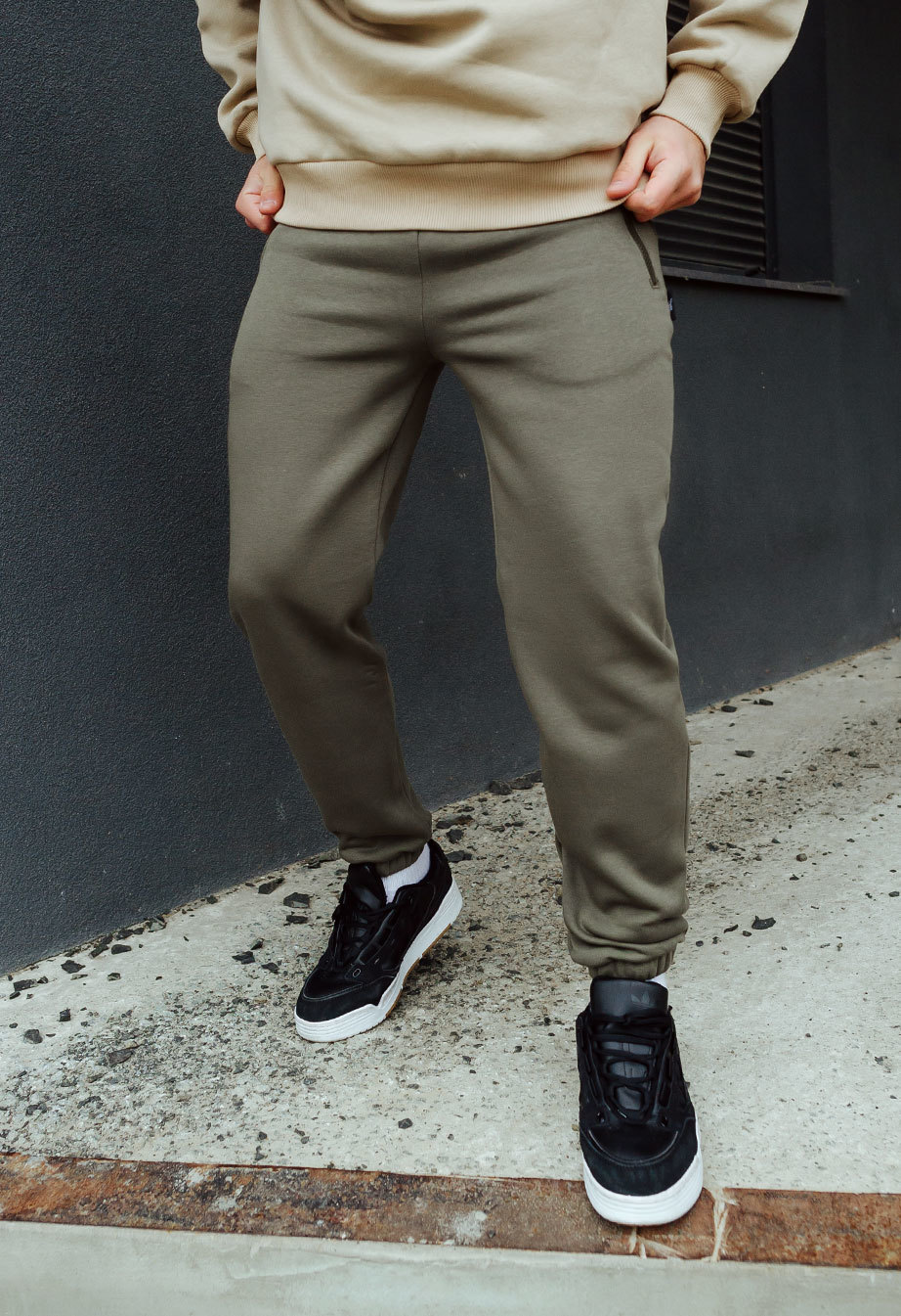 Pantaloni de trening Staff khaki fleece