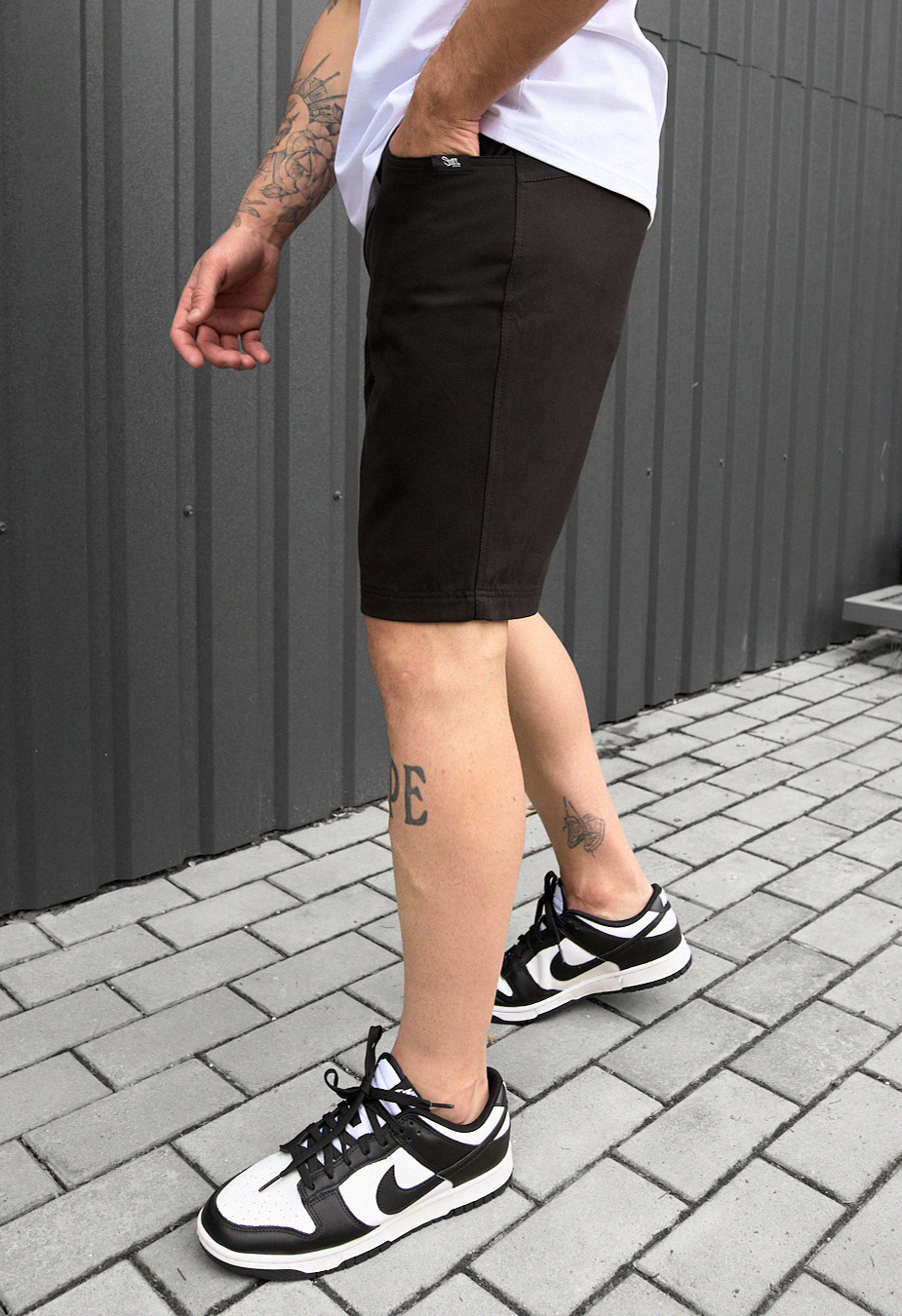 Pantaloni chinos scurți Staff je black