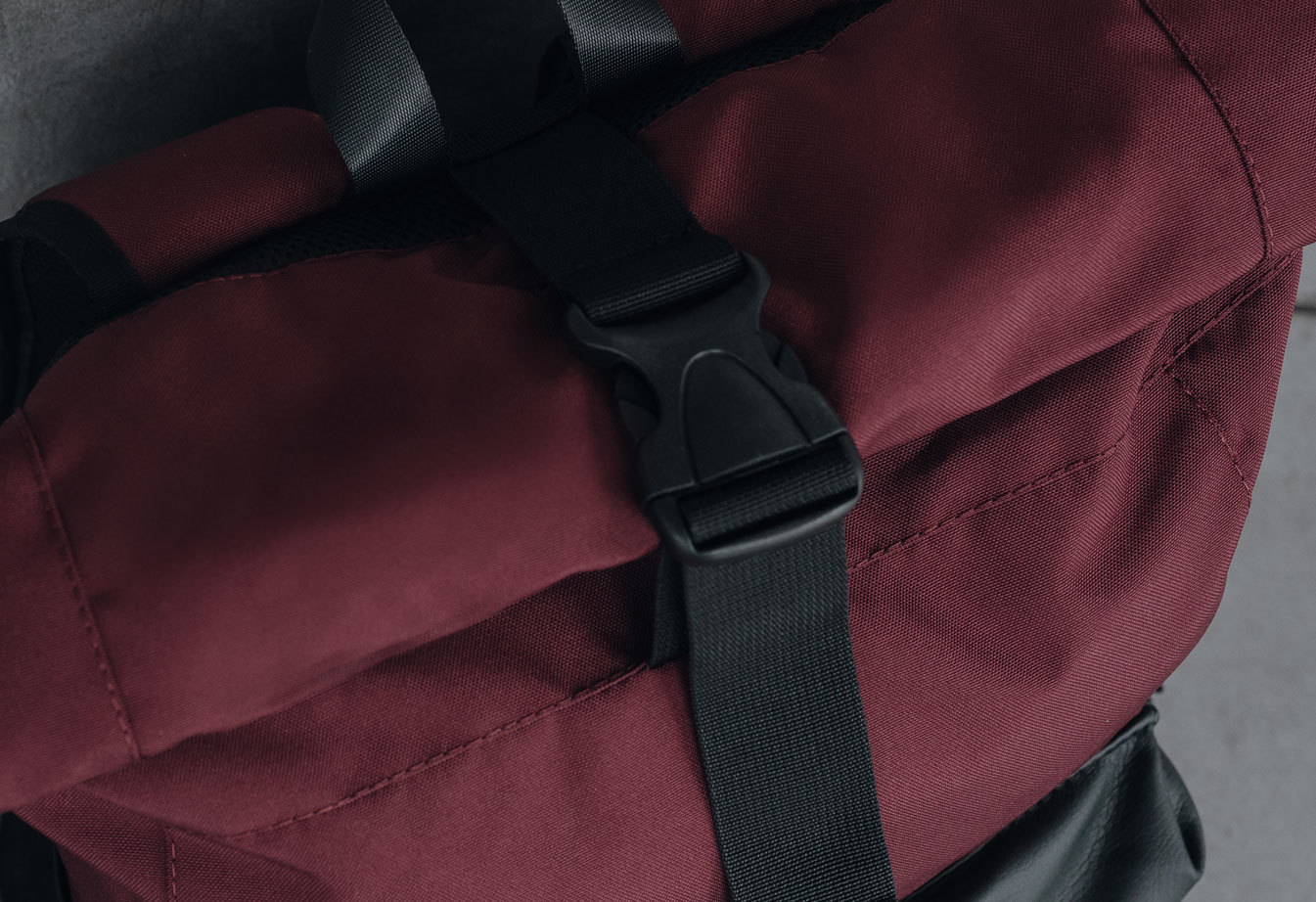Rucsac Staff rolltop 22L black & bordo
