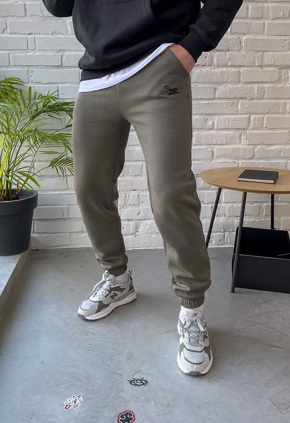 Pantaloni de trening Staff op khaki logo fleece