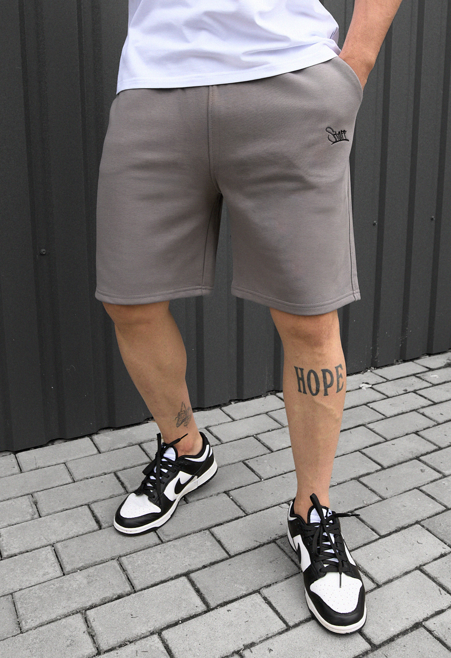 Pantaloni scurți tricotați Staff dje gray logo