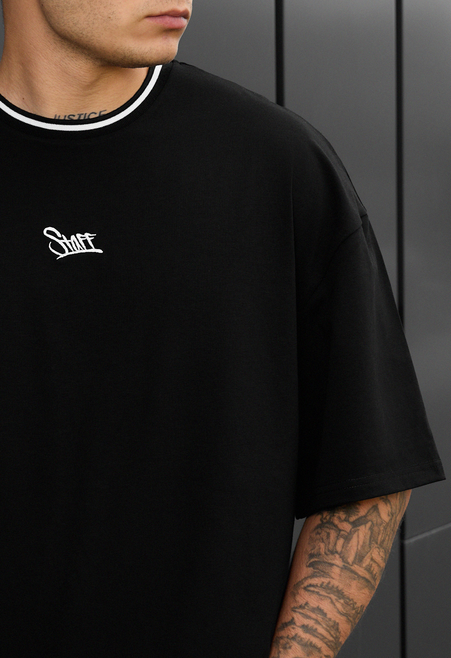 Tricou Staff black logo oversize