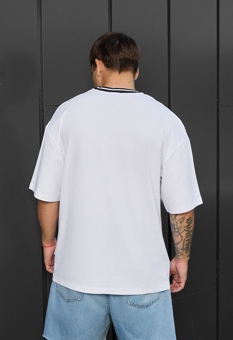 Tricou Staff white logo oversize