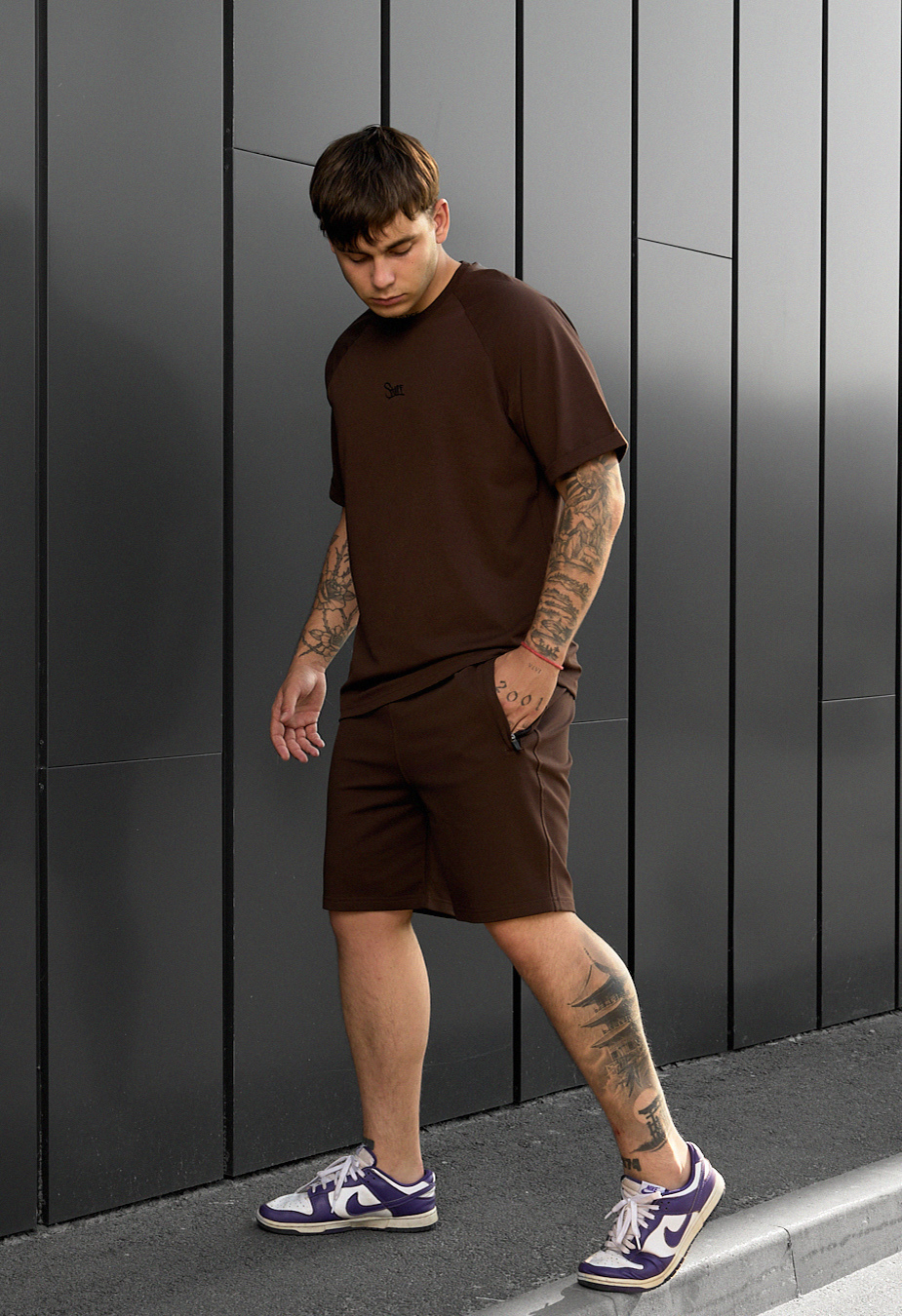 Set de vară tricou + pantaloni scurți Staff mb dark brown