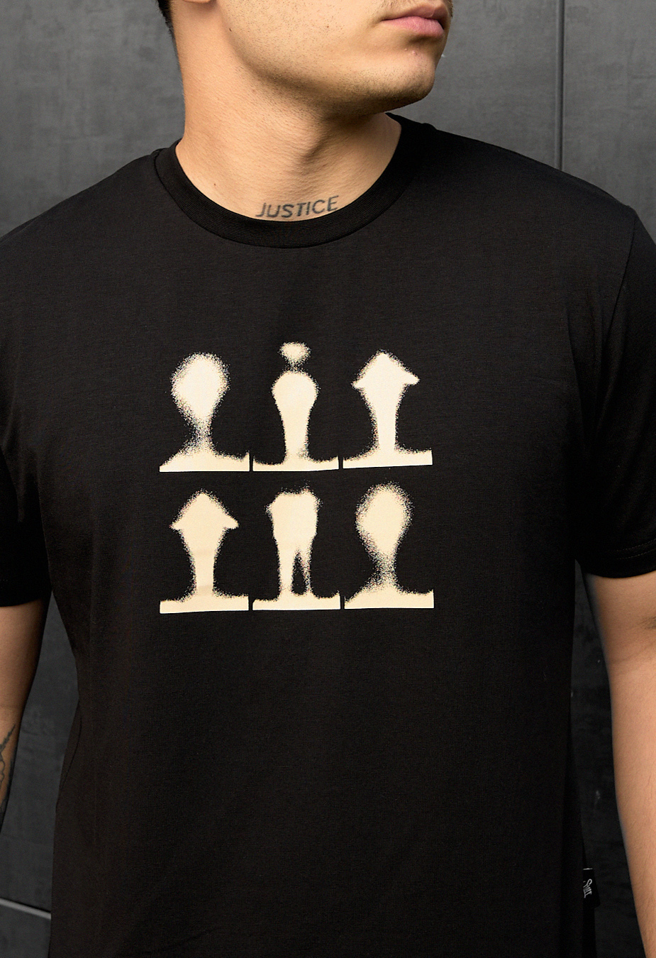 Tricou  Staff figures