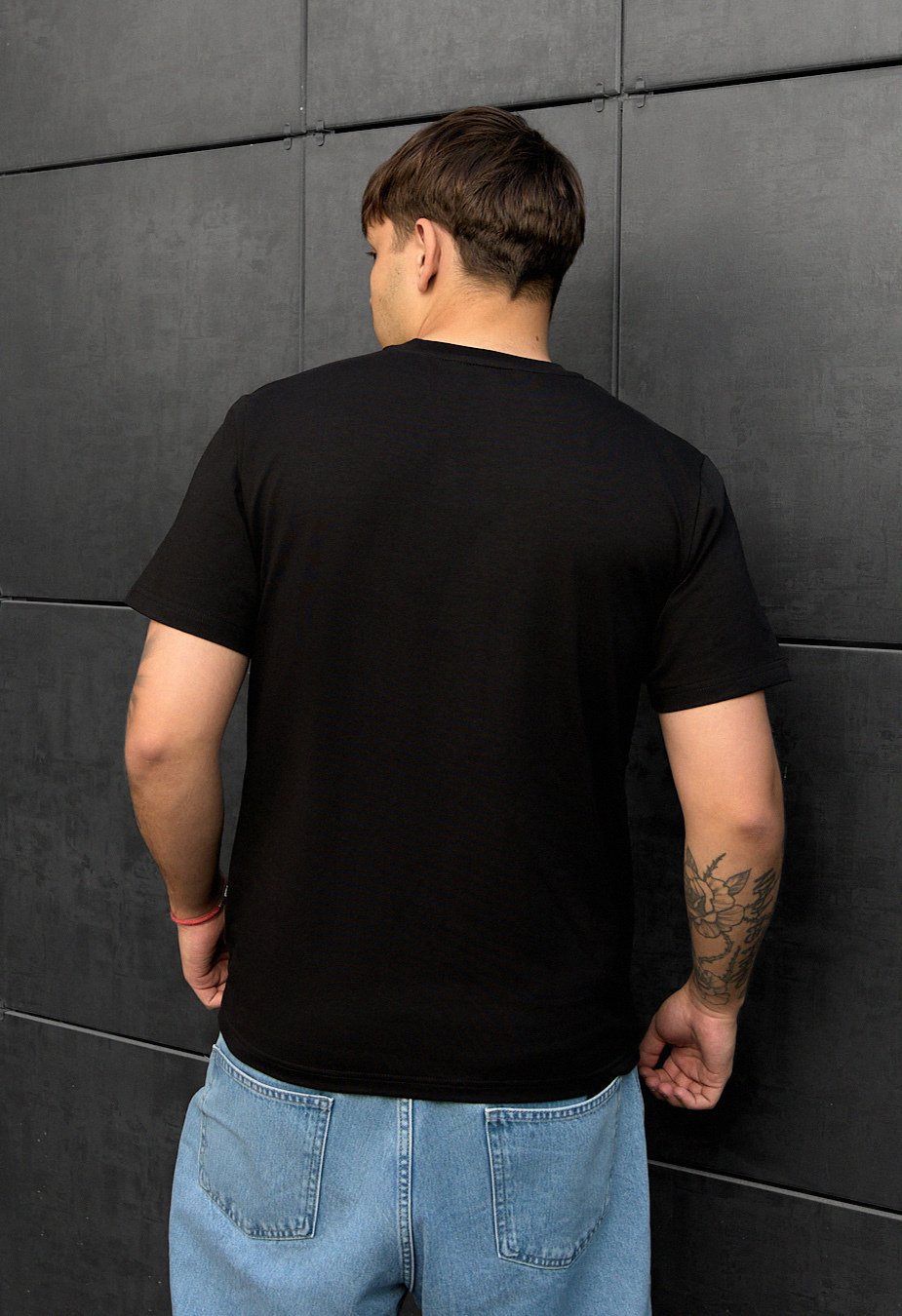 Tricou  Staff figures