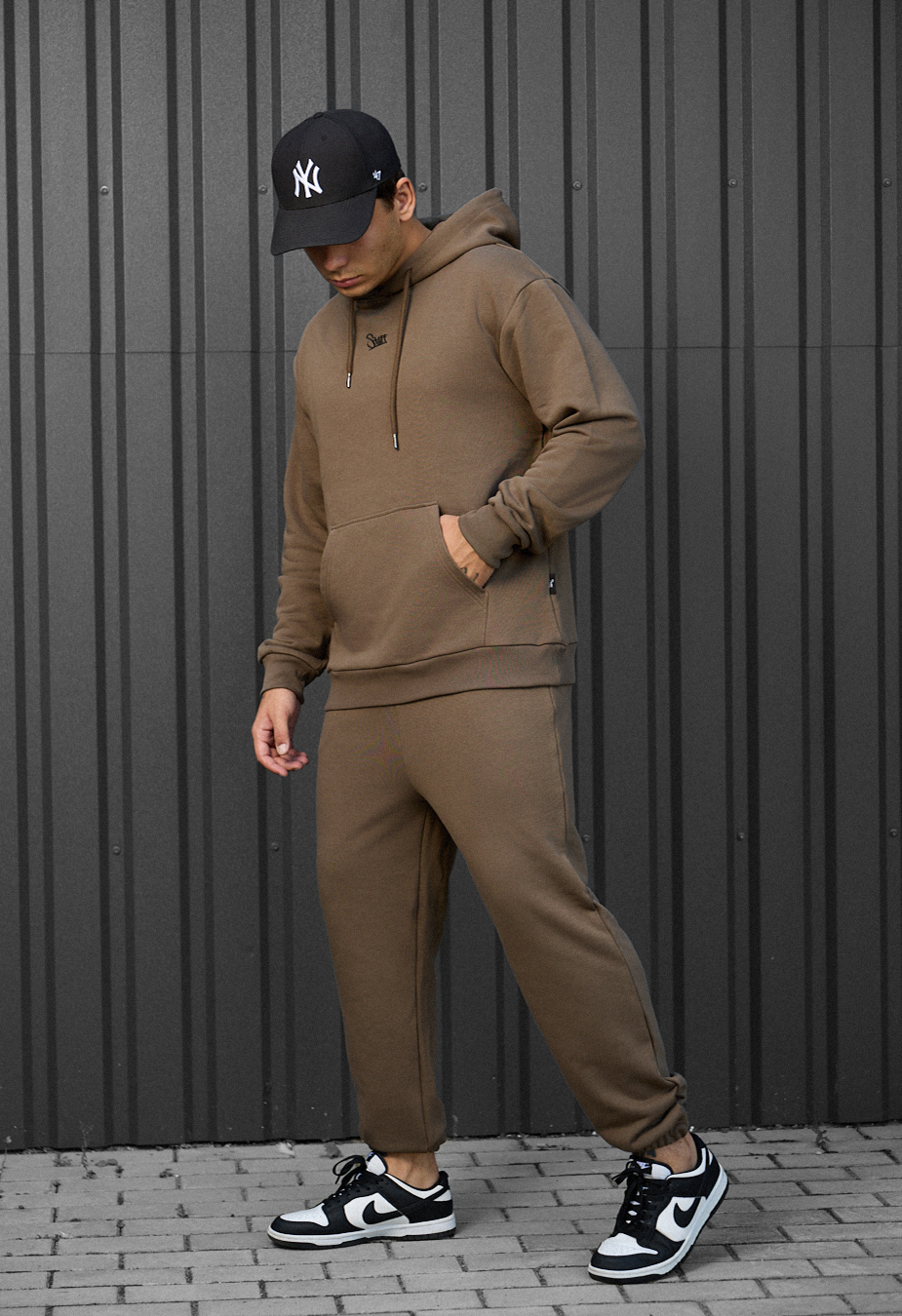 Costum de trening Staff fad brown