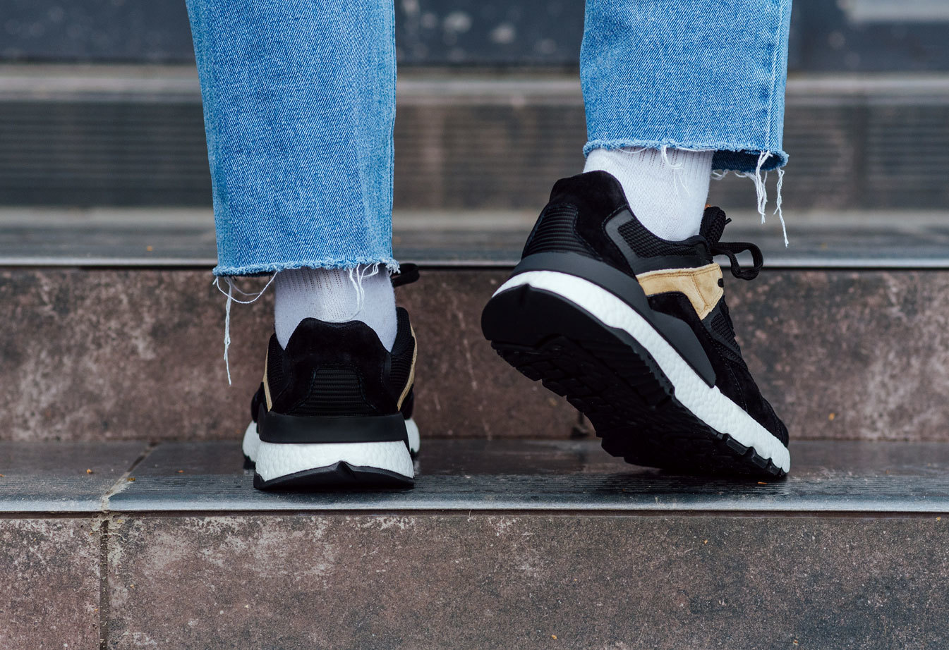 Adidași Staff black & beige