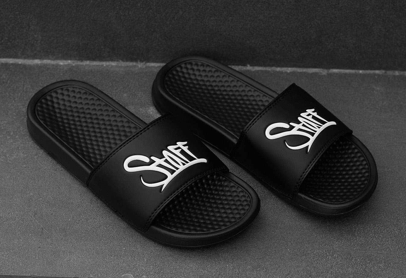 Papuci Staff black logo