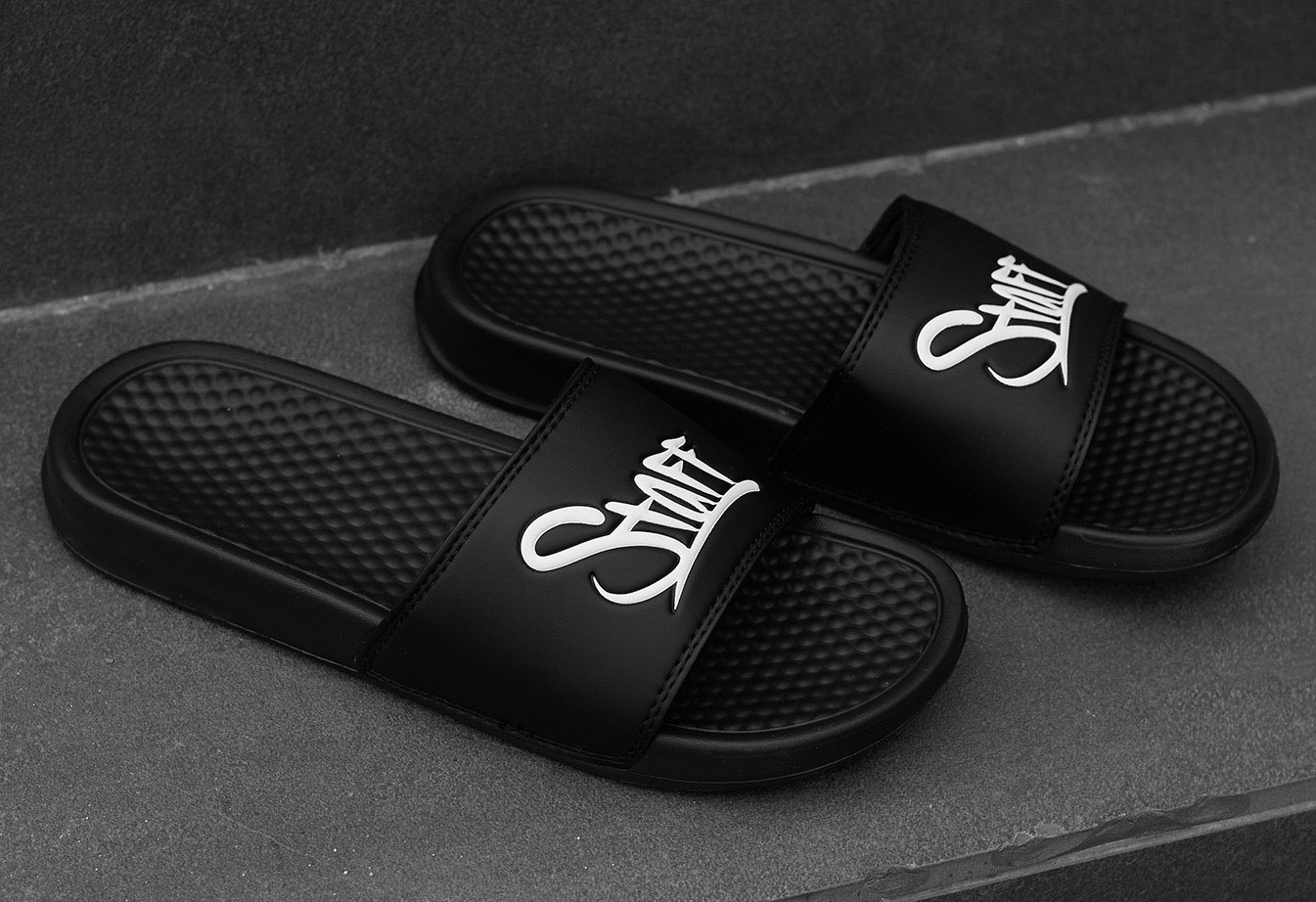 Papuci Staff black logo