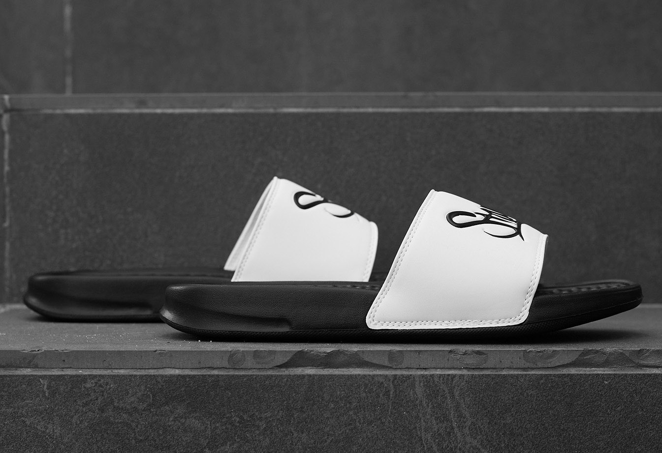 Papuci Staff white & black logo