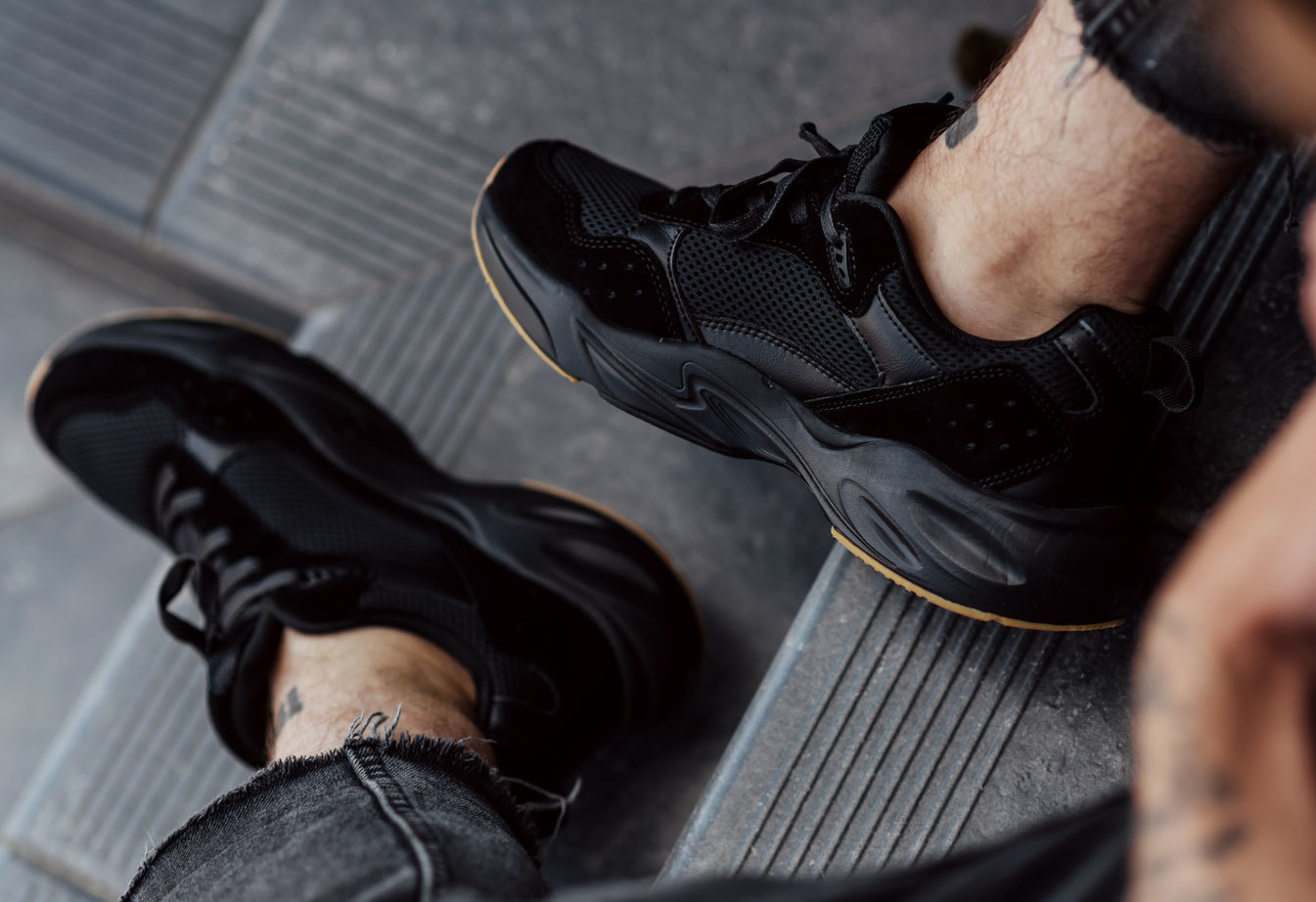 Adidași Staff black