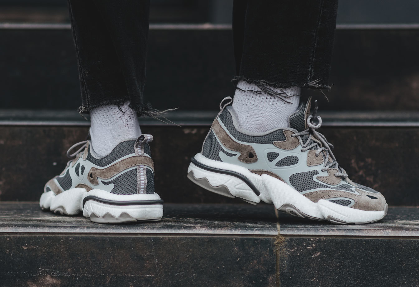 Adidași Staff all gray